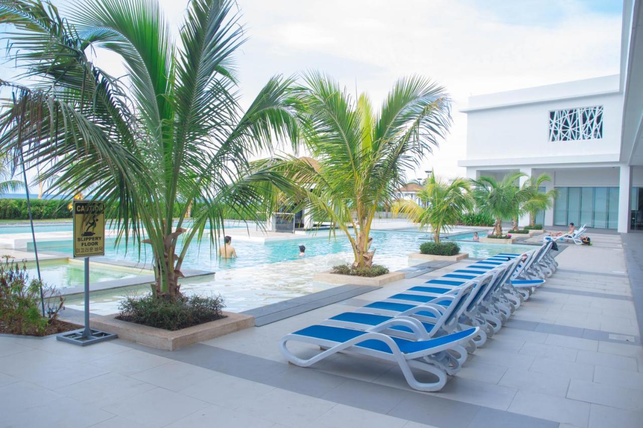 Oceanfront At Arterra, Fast Wifi, Nflix, Kitchen - H Or L Villa Isla de Mactán Exterior foto